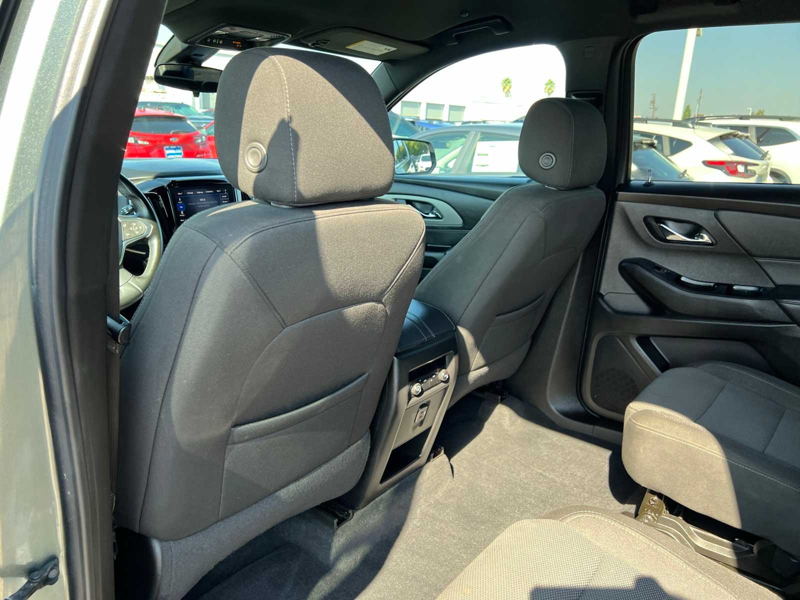 Thumbnail: 2023 Chevrolet Traverse - 18