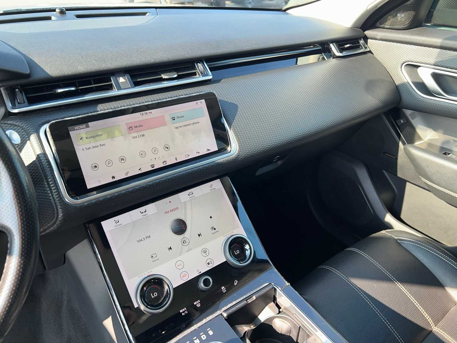 Thumbnail: 2020 Land Rover Range Rover Velar - 38