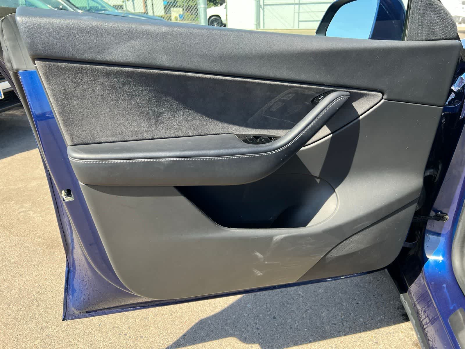 Thumbnail: 2020 Tesla Model Y - 15