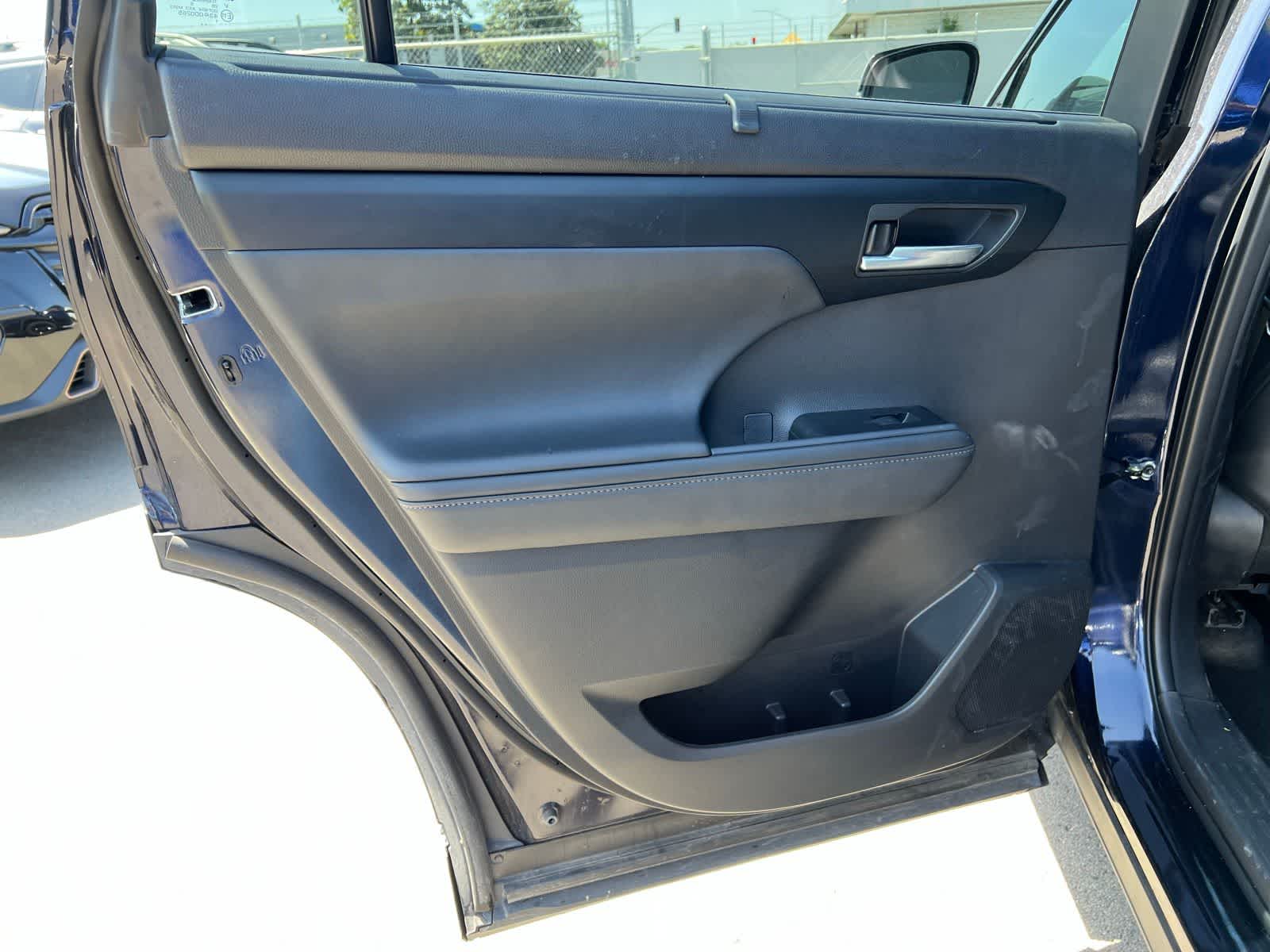 Thumbnail: 2025 Toyota Highlander - 20