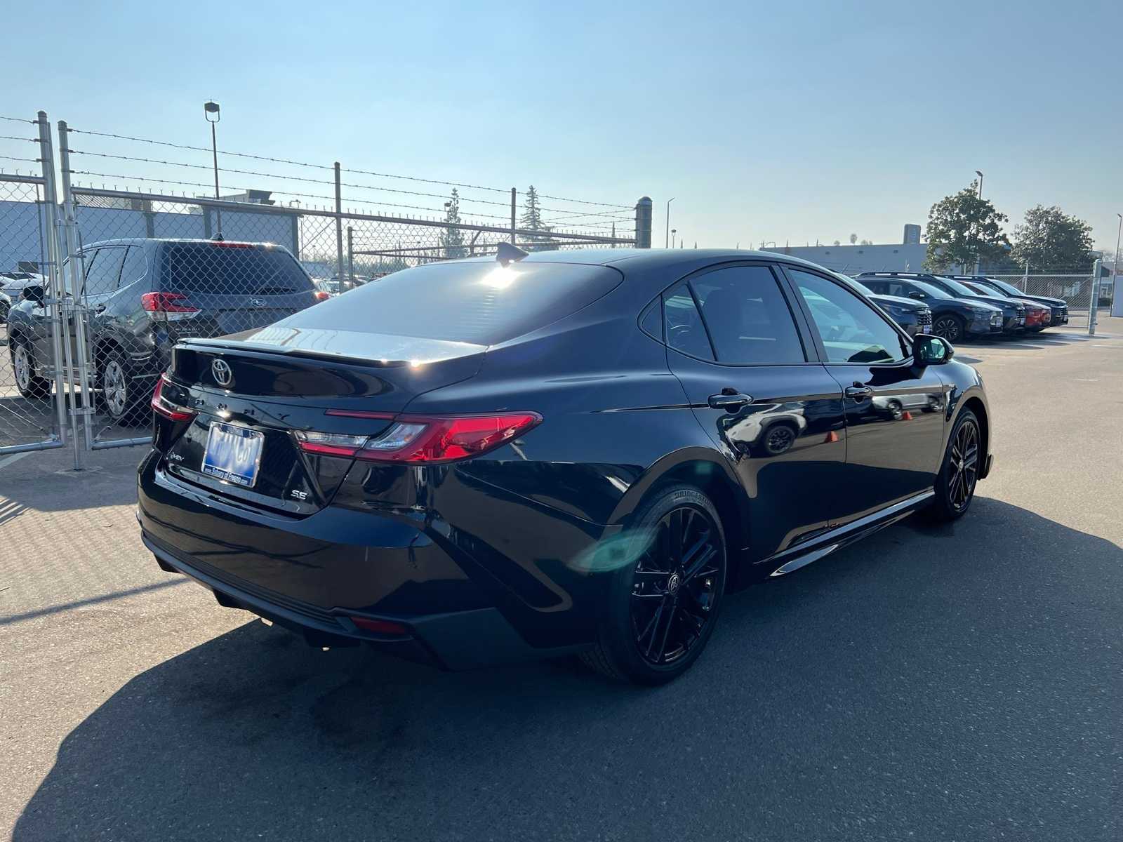 Thumbnail: 2025 Toyota Camry - 9