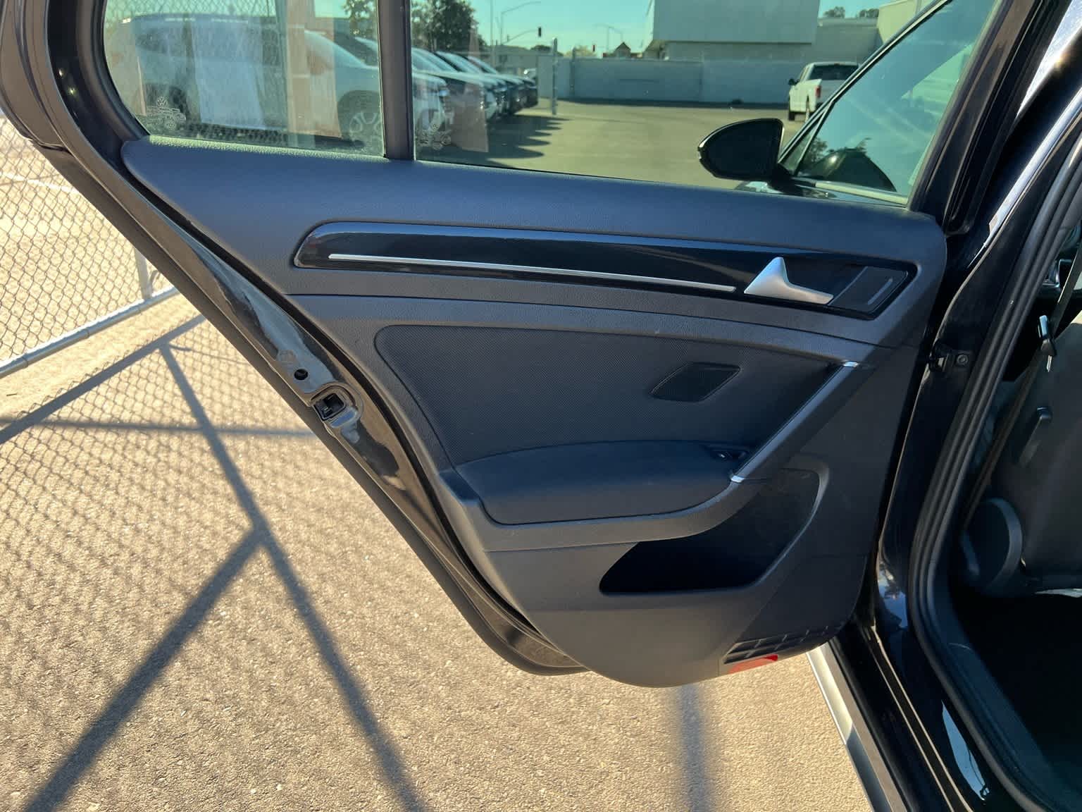 Thumbnail: 2016 Volkswagen Golf - 19