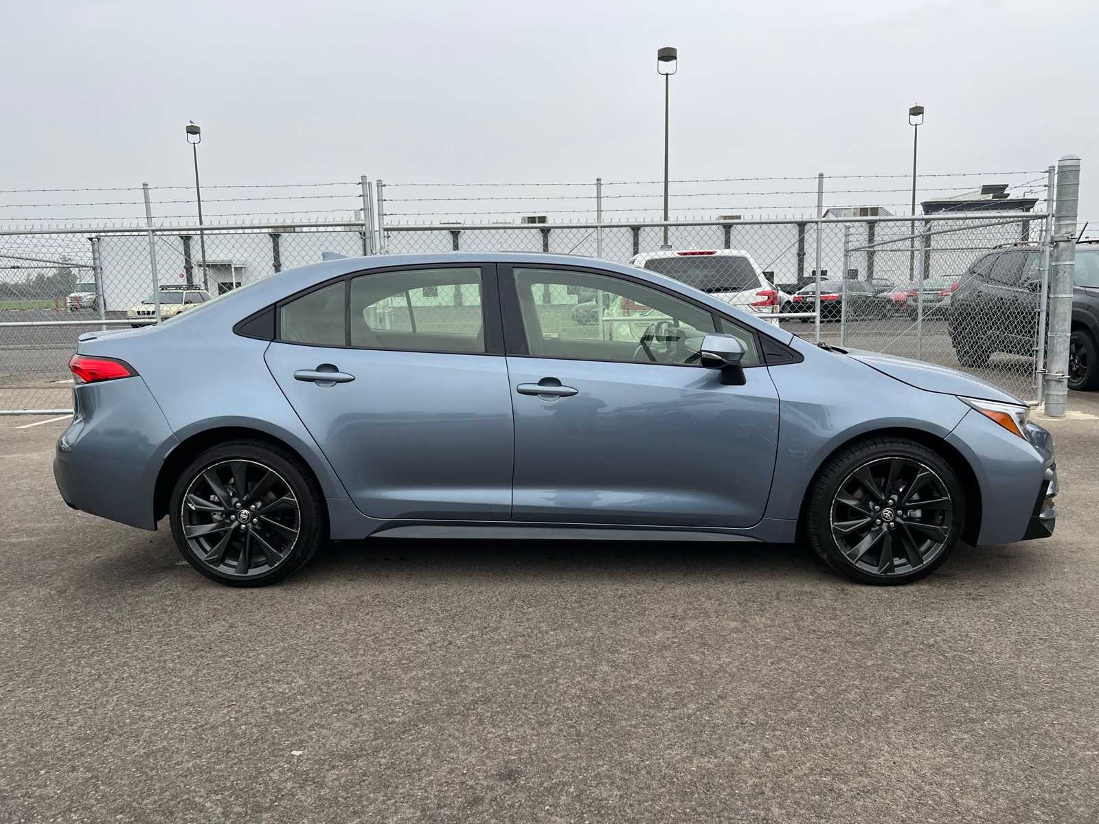 Thumbnail: 2024 Toyota Corolla - 10