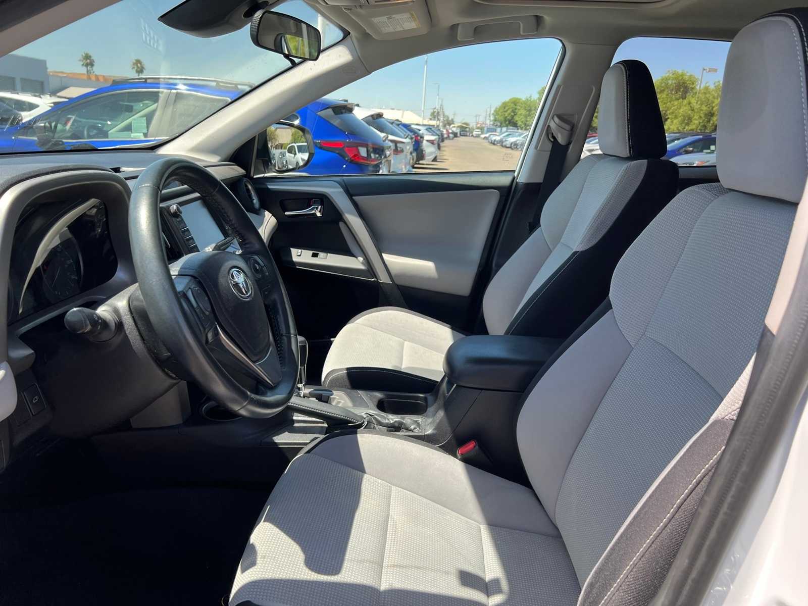 Thumbnail: 2017 Toyota RAV4 - 15