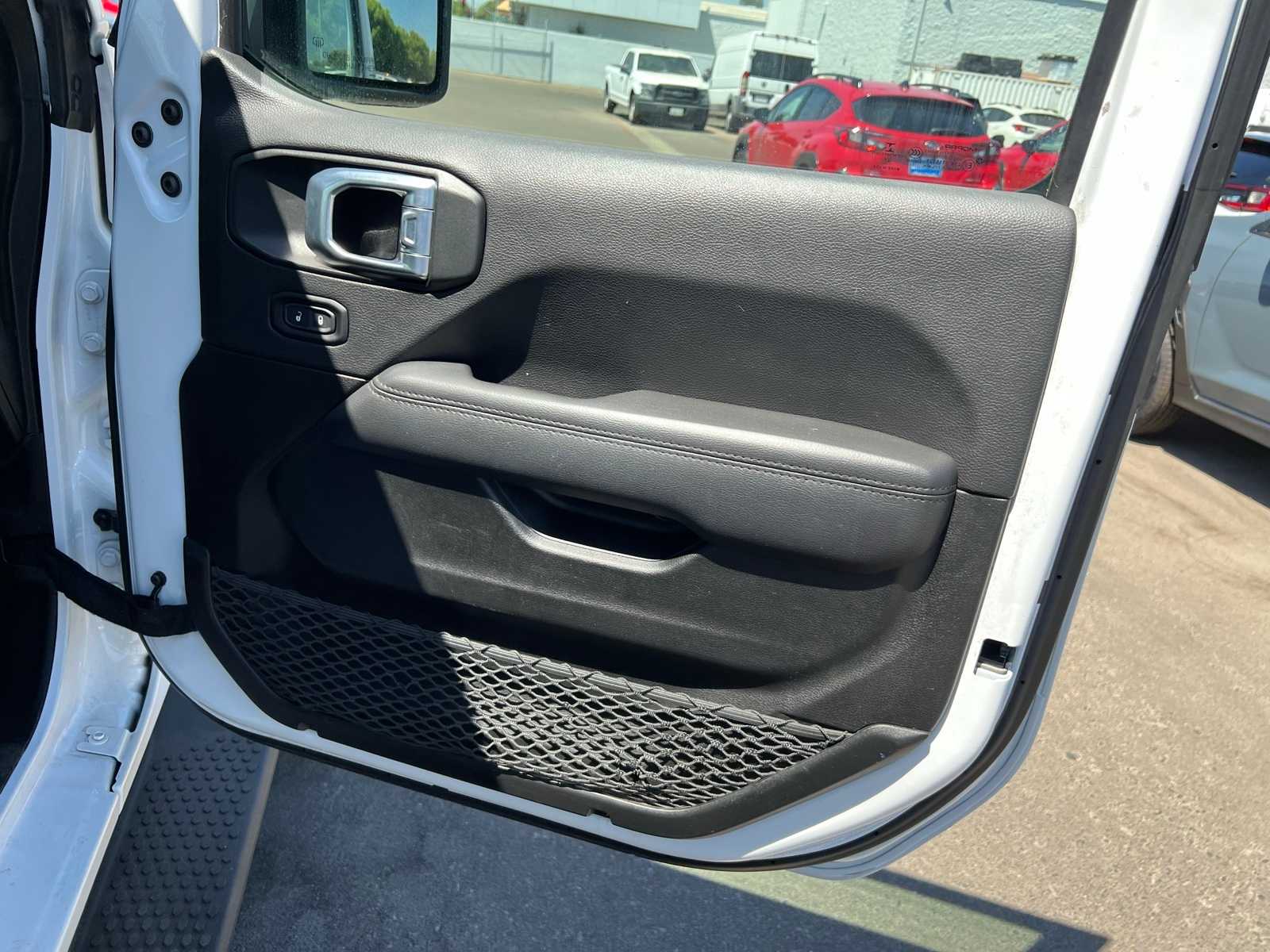 Thumbnail: 2021 Jeep Wrangler - 27