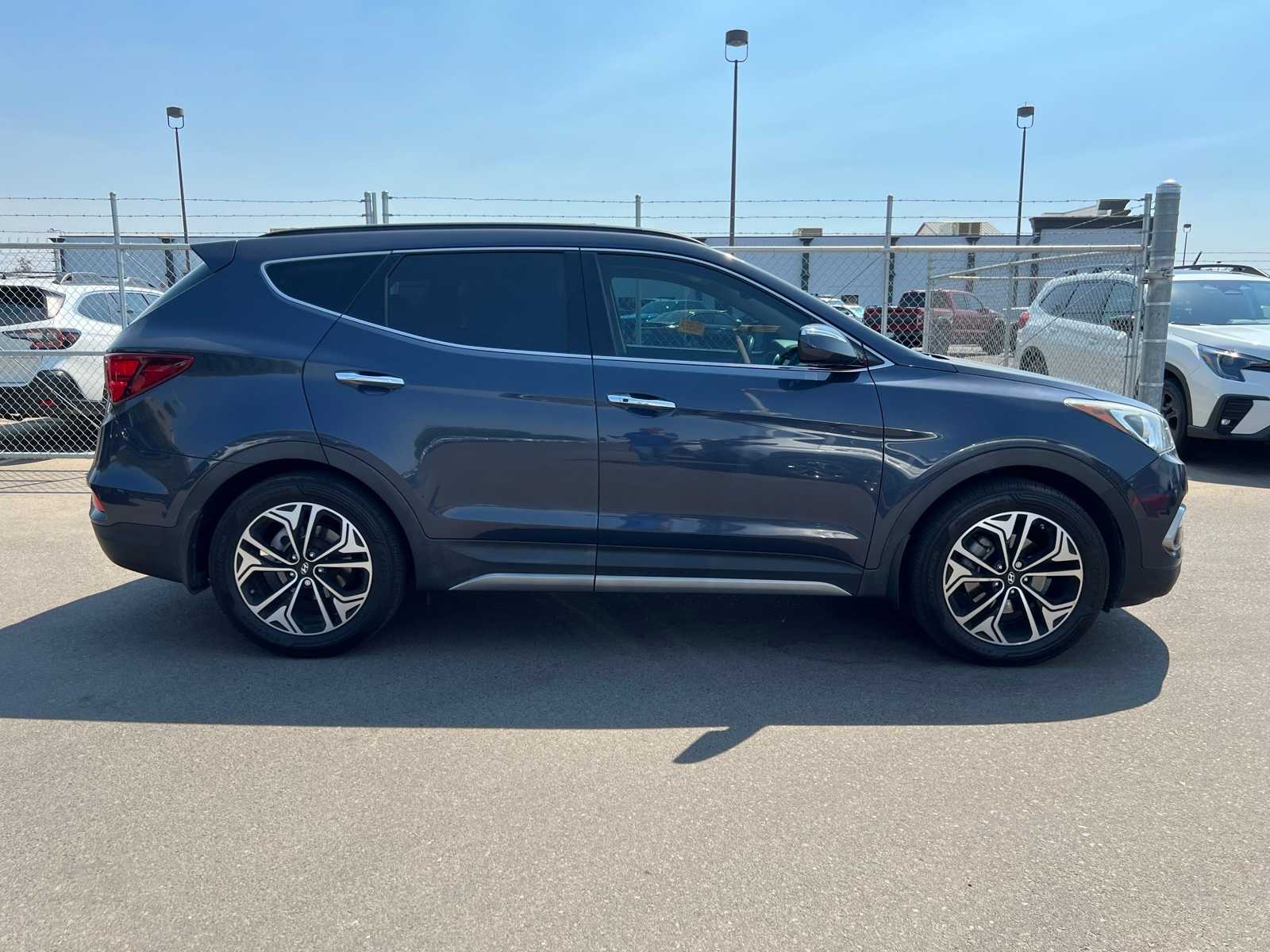 Thumbnail: 2017 Hyundai Santa Fe - 10
