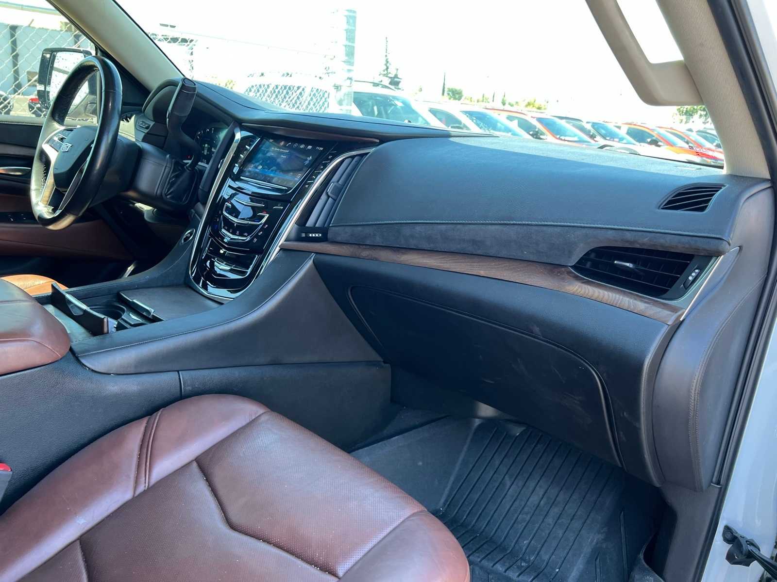 Thumbnail: 2018 Cadillac Escalade - 25