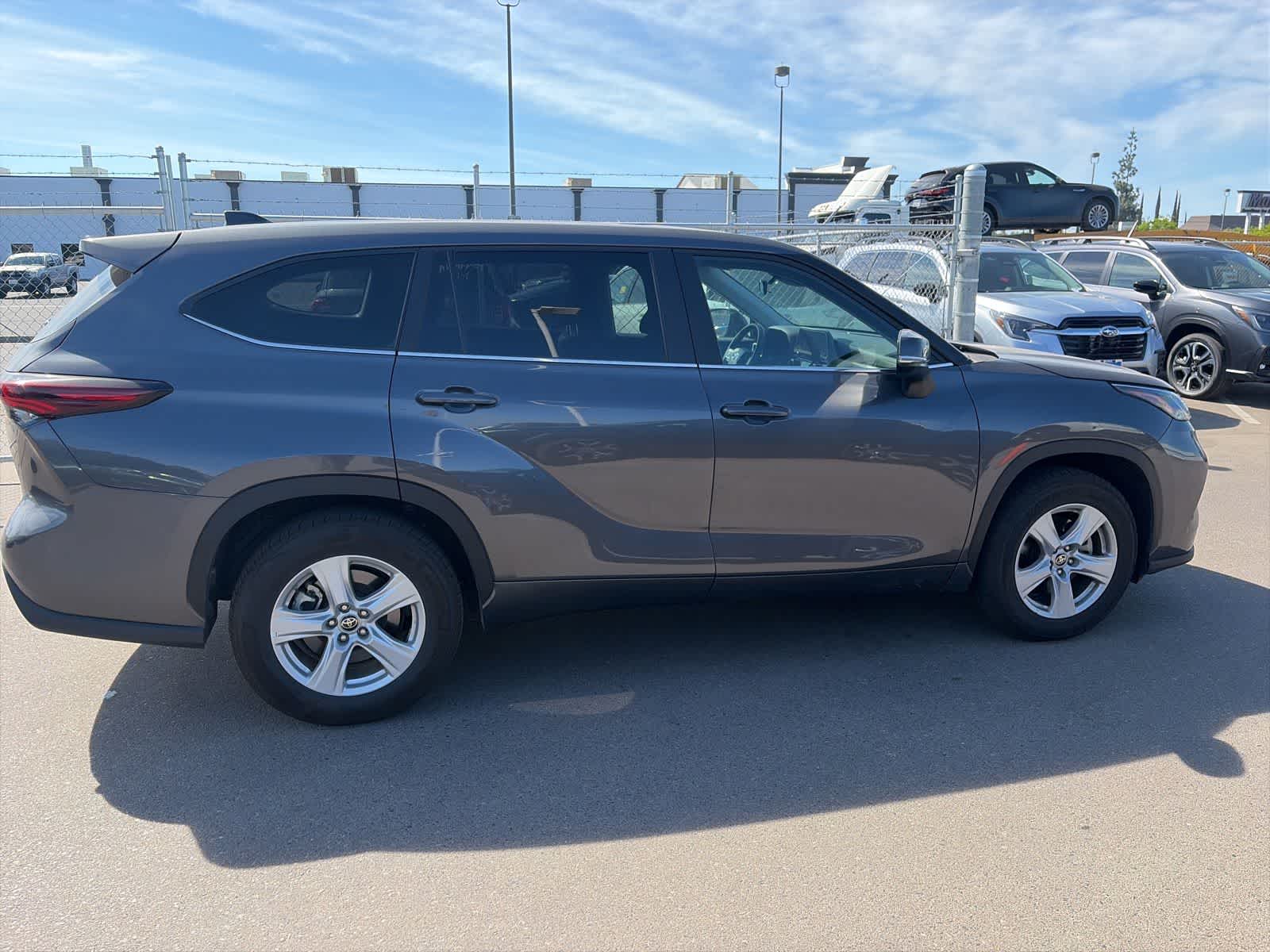 Thumbnail: 2025 Toyota Highlander - 12