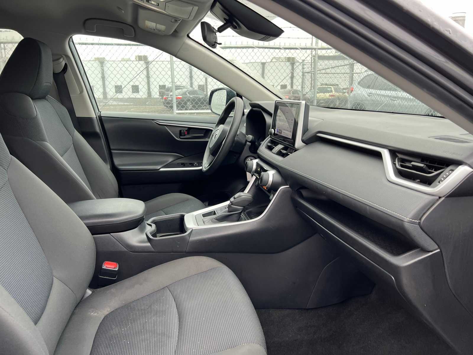 Thumbnail: 2024 Toyota RAV4 - 27