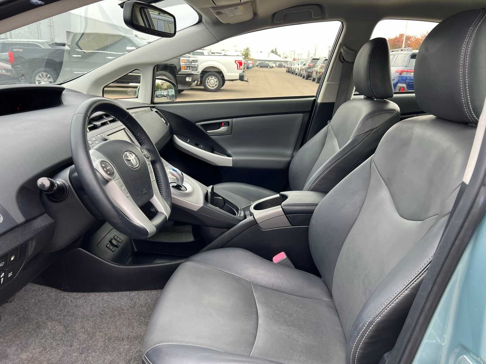 Thumbnail: 2012 Toyota Prius - 15