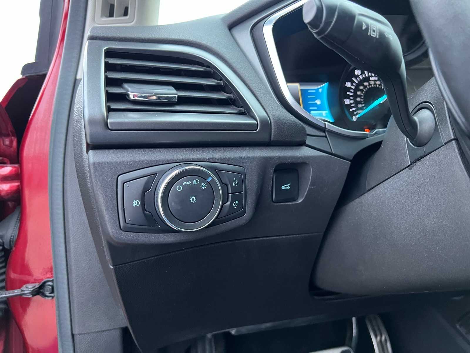 Thumbnail: 2014 Ford Fusion - 33