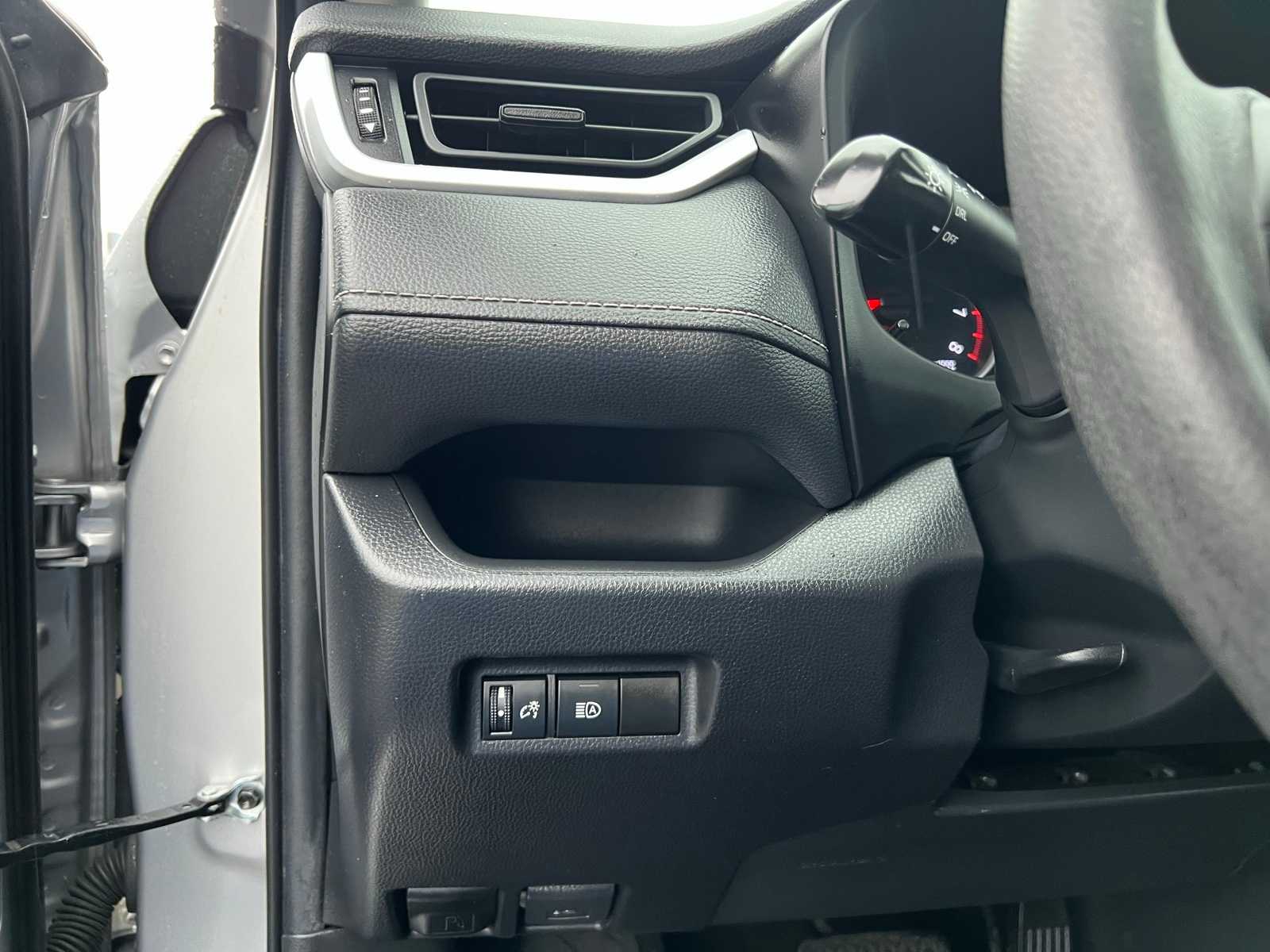 Thumbnail: 2022 Toyota RAV4 - 29