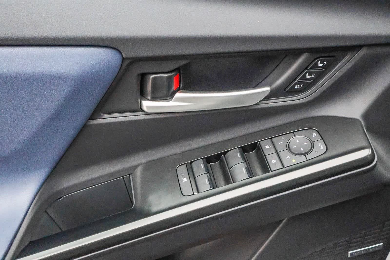 Thumbnail: 2026 Subaru Solterra - 21