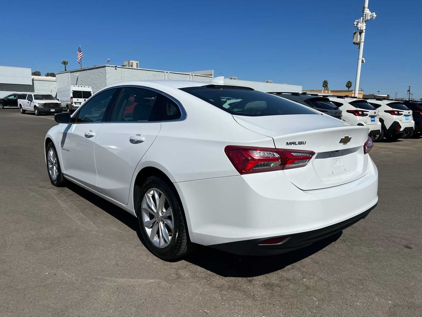 Thumbnail: 2019 Chevrolet Malibu - 3