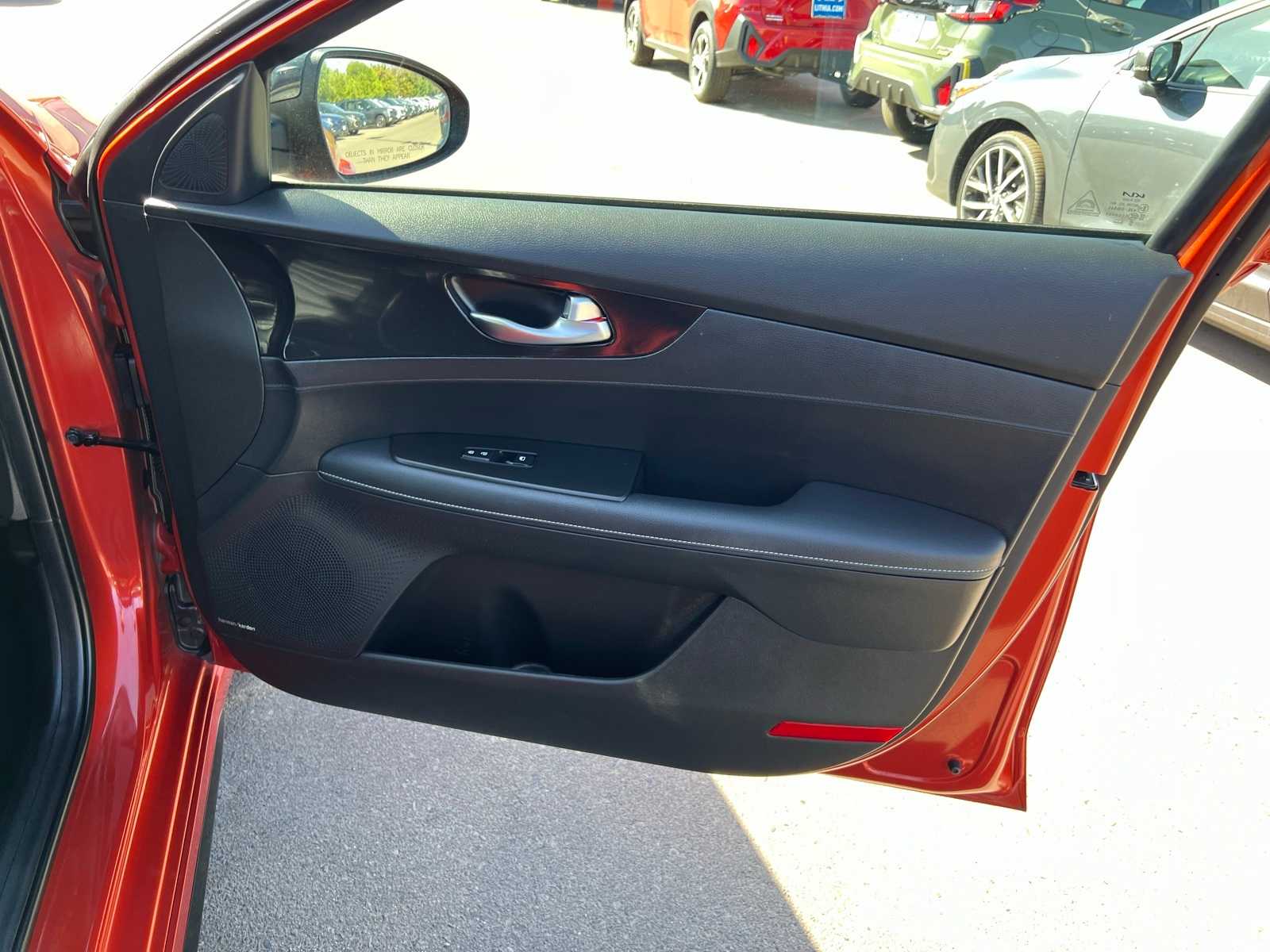 Thumbnail: 2023 Kia Forte - 27