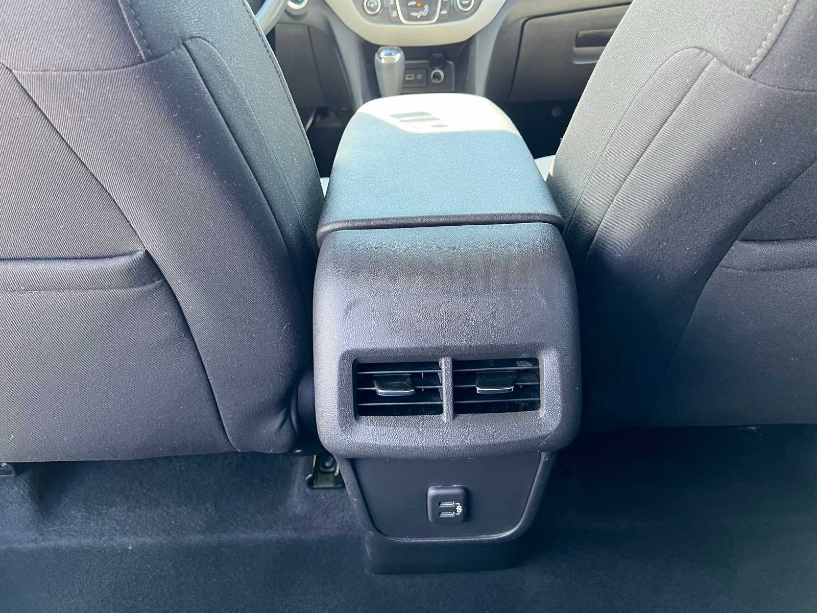 Thumbnail: 2020 Chevrolet Equinox - 32