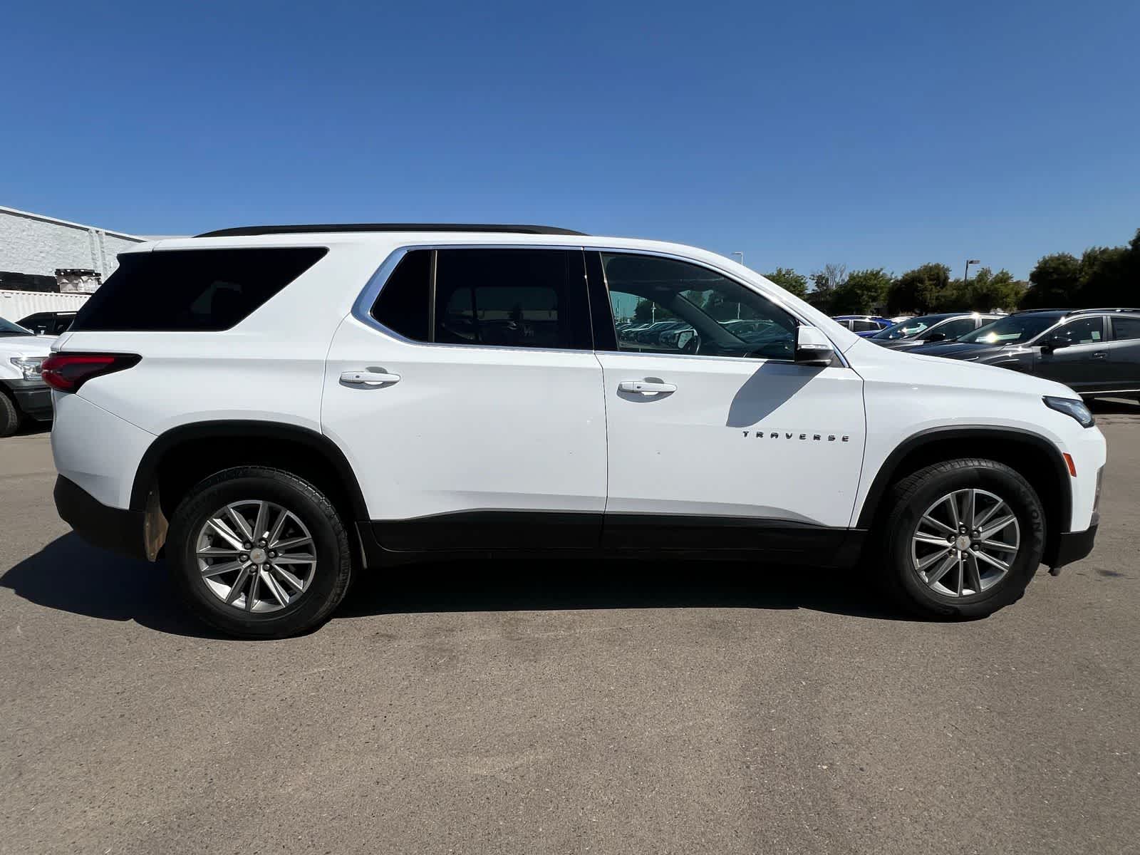 Thumbnail: 2023 Chevrolet Traverse - 9