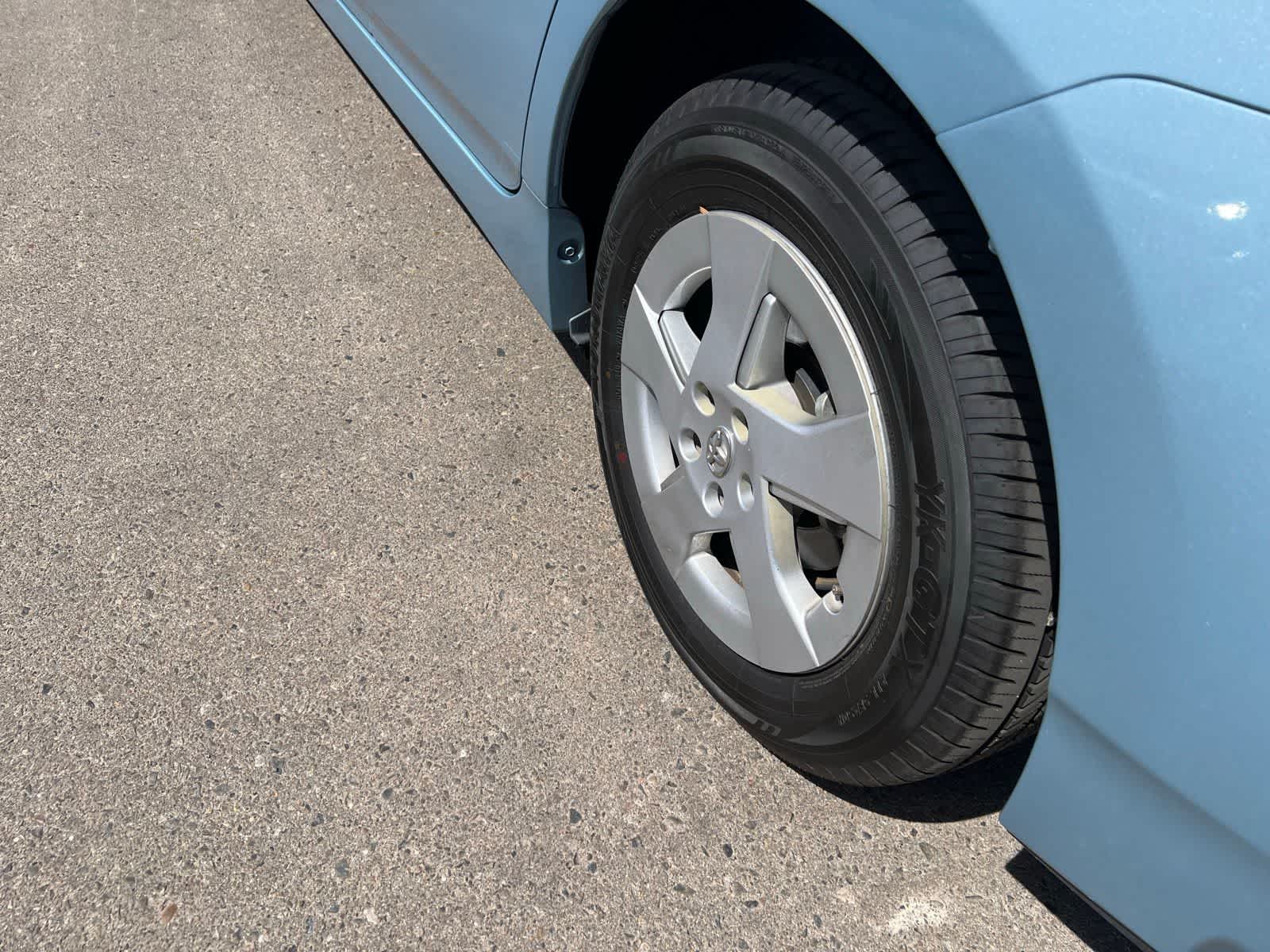 Thumbnail: 2010 Toyota Prius - 17