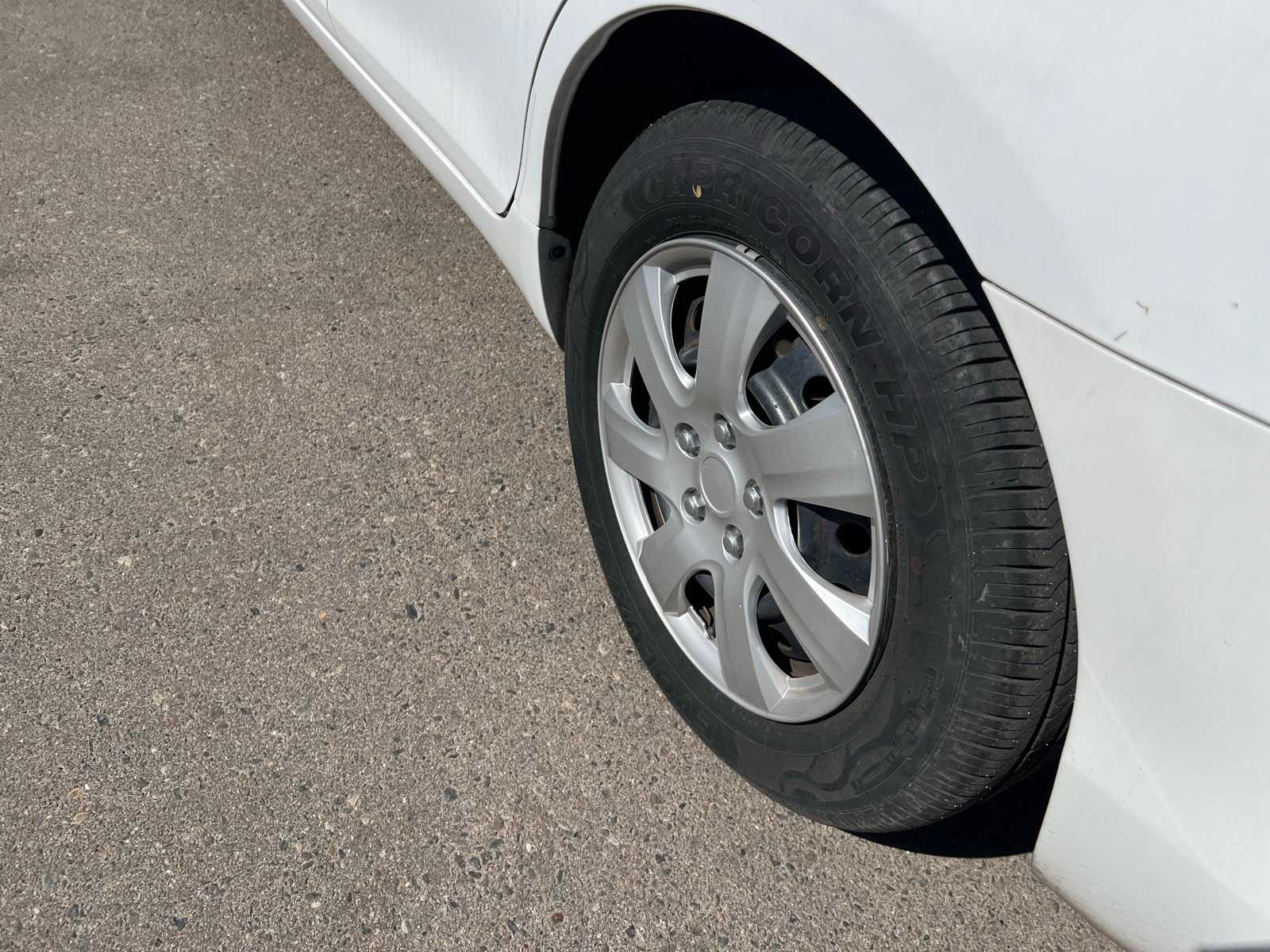 Thumbnail: 2011 Toyota Camry - 16