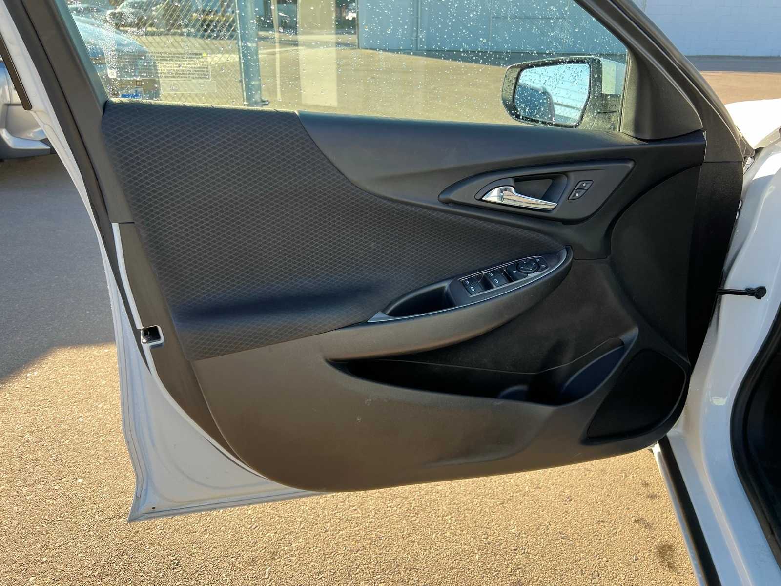 Thumbnail: 2023 Chevrolet Malibu - 16