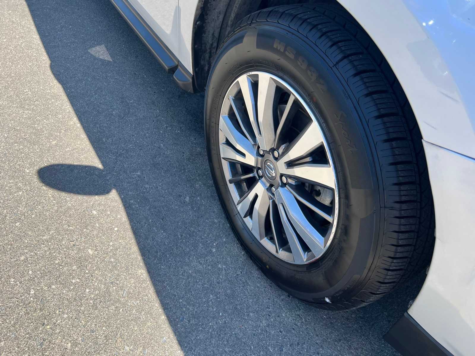Thumbnail: 2019 Nissan Pathfinder - 25