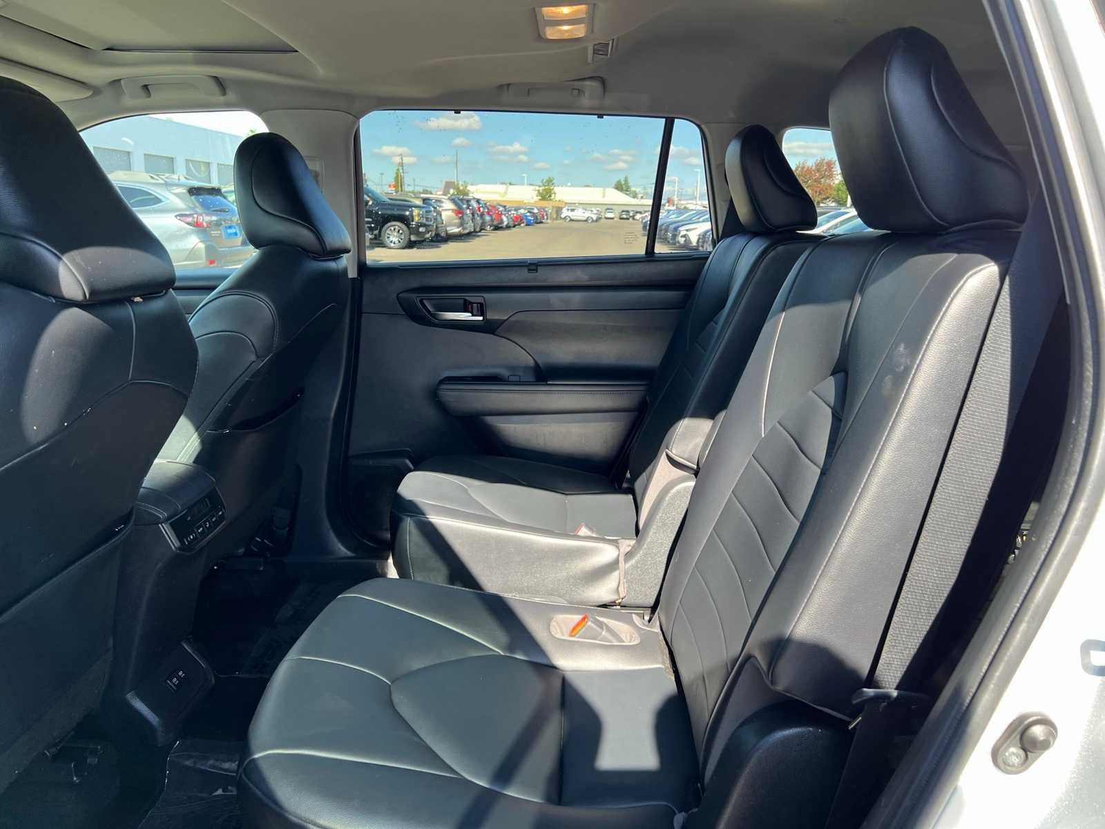 Thumbnail: 2021 Toyota Highlander - 20