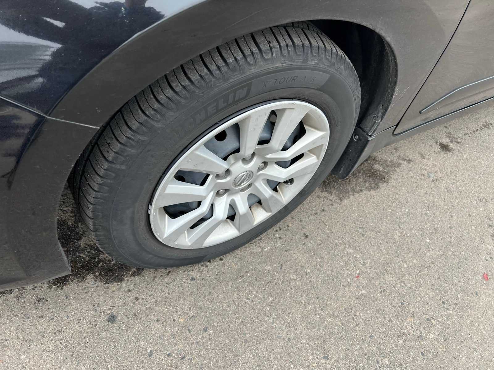 Thumbnail: 2017 Nissan Altima - 12