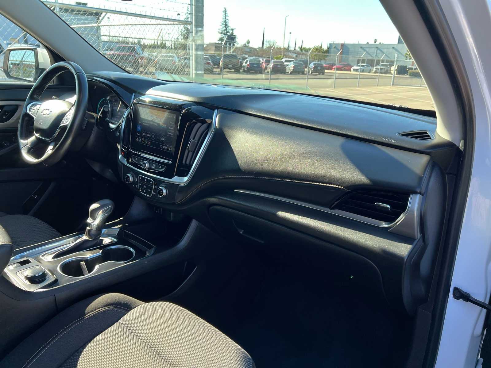 Thumbnail: 2021 Chevrolet Traverse - 26