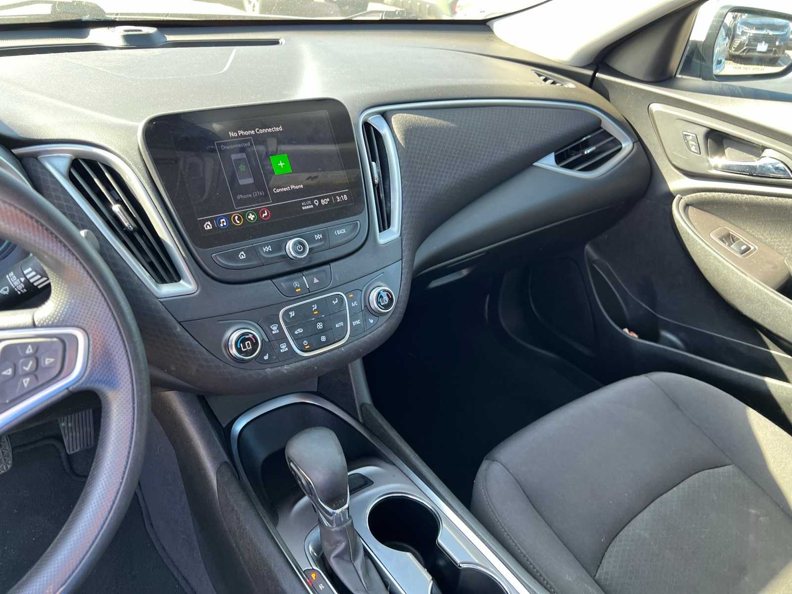 Thumbnail: 2022 Chevrolet Malibu - 32