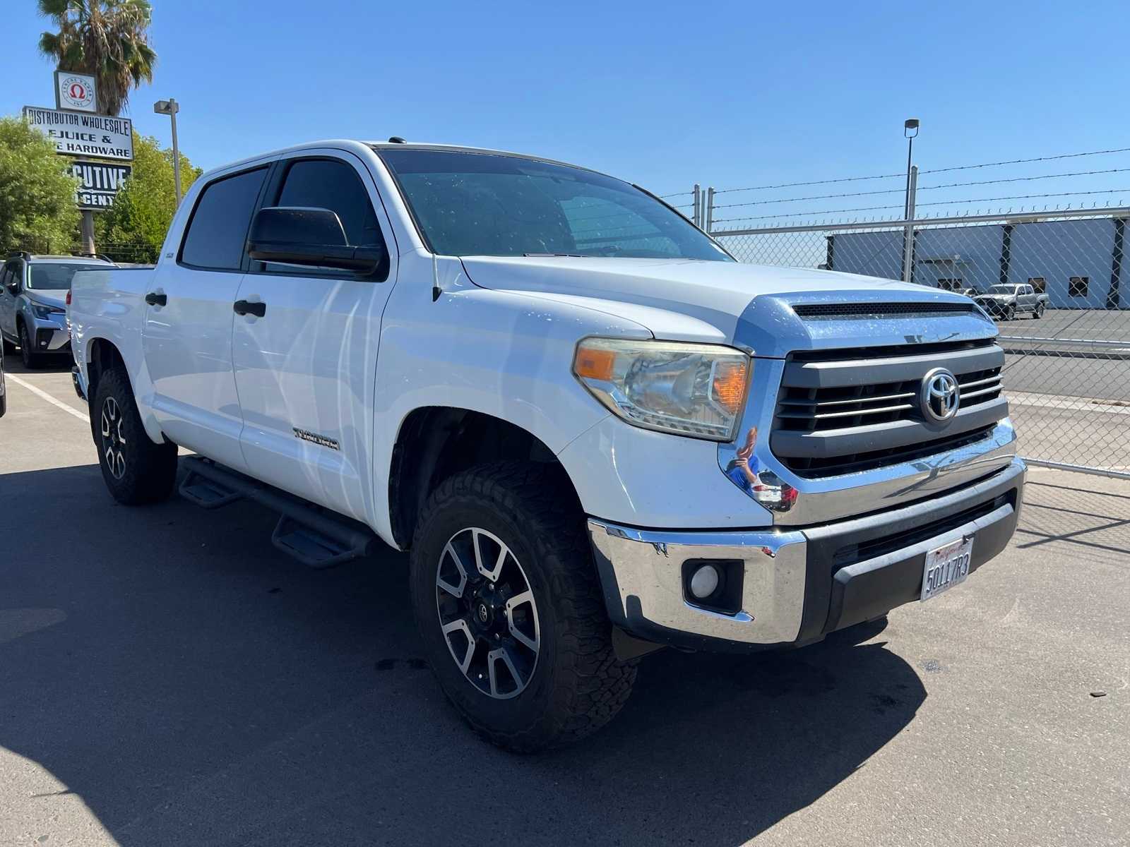 Thumbnail: 2015 Toyota Tundra - 10