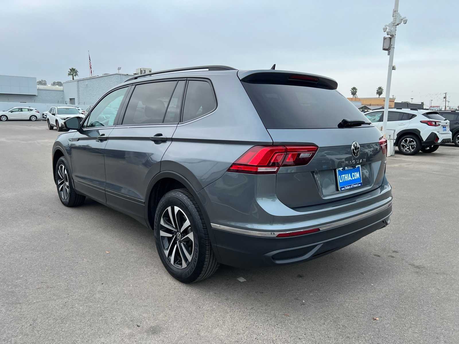 Thumbnail: 2024 Volkswagen Tiguan - 3