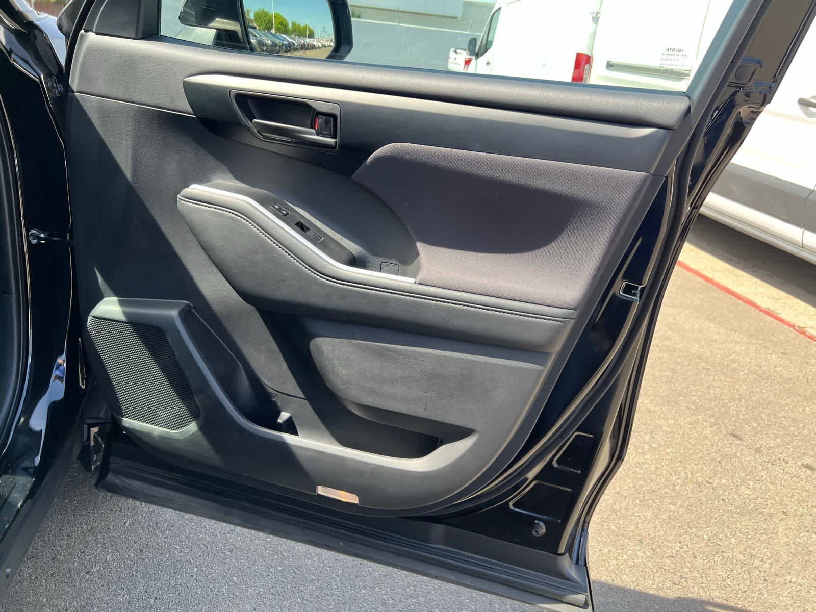 Thumbnail: 2025 Toyota Highlander - 28