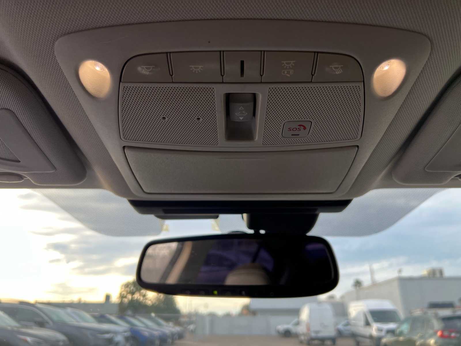 Thumbnail: 2016 INFINITI Q50 - 32