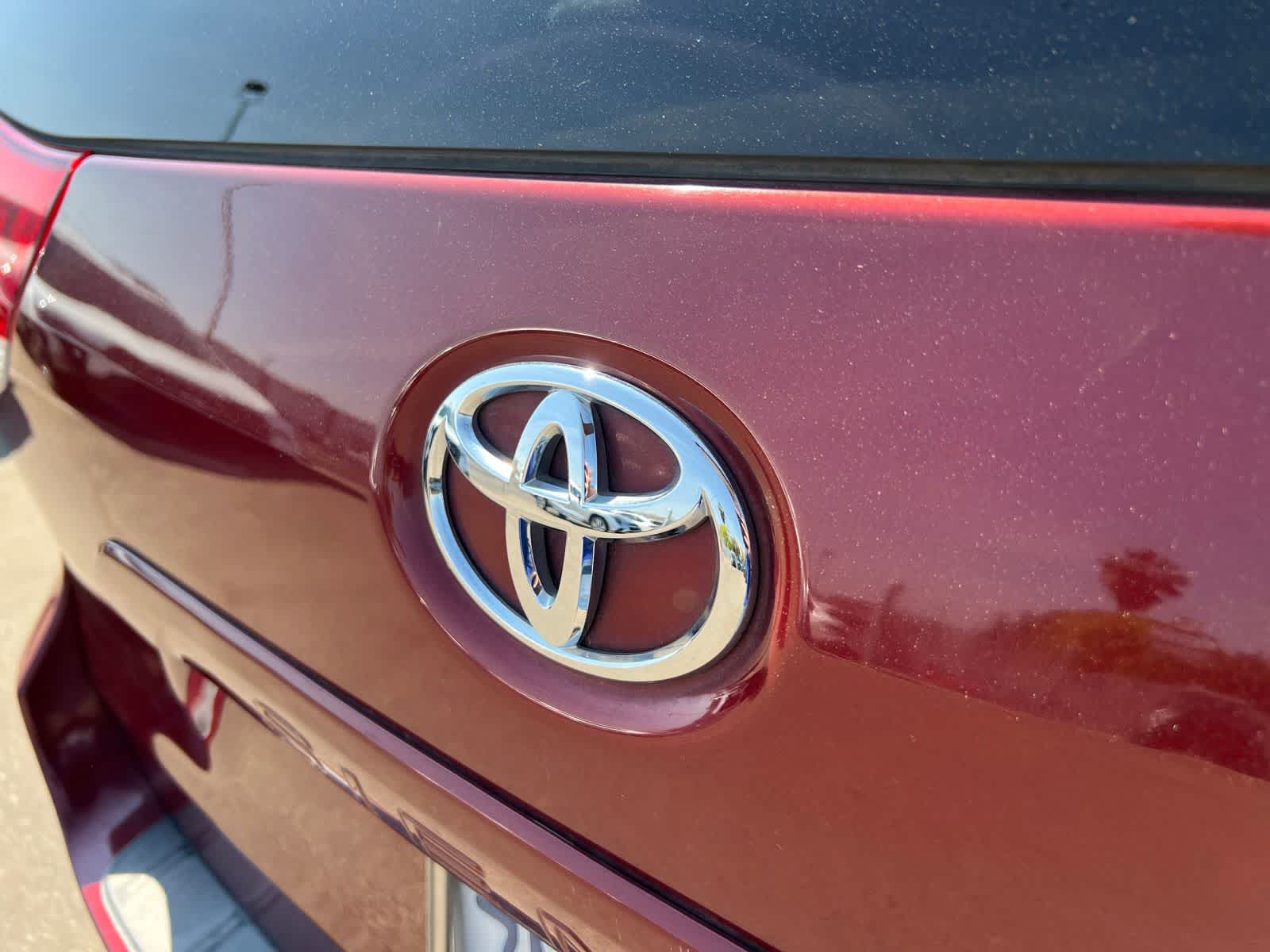 Thumbnail: 2014 Toyota Sienna - 3