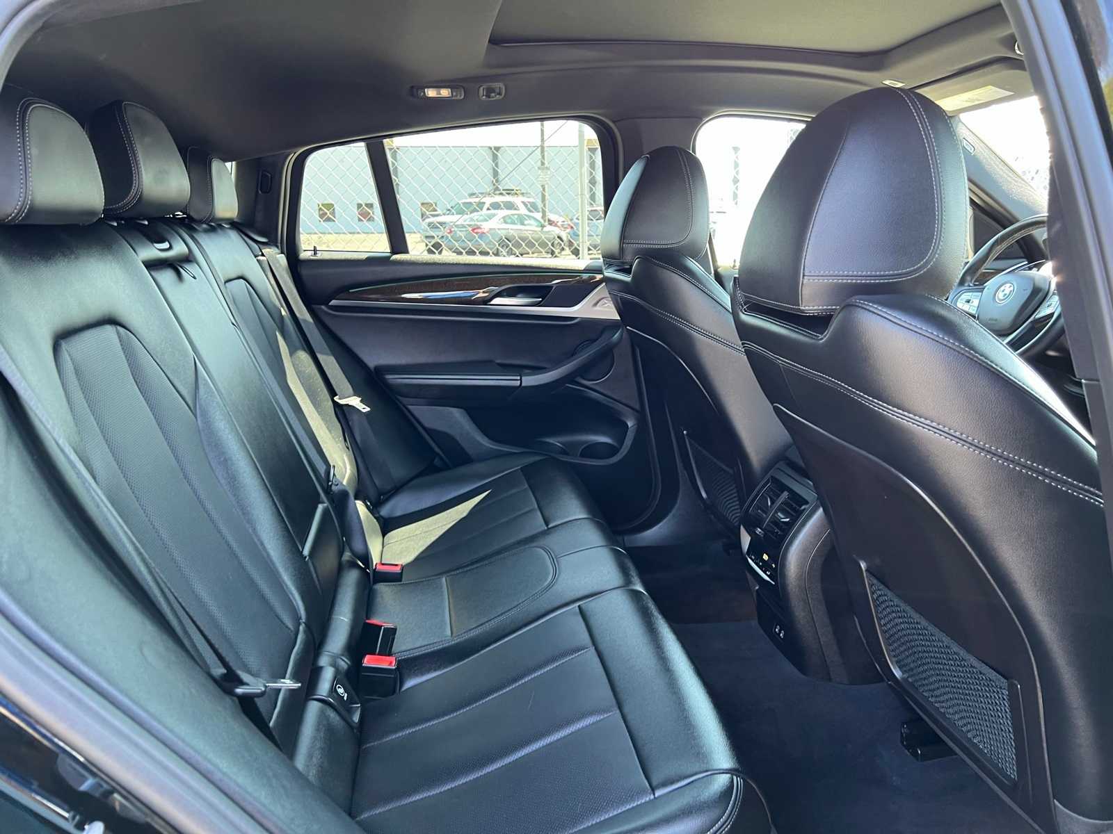 Thumbnail: 2023 BMW X4 - 23