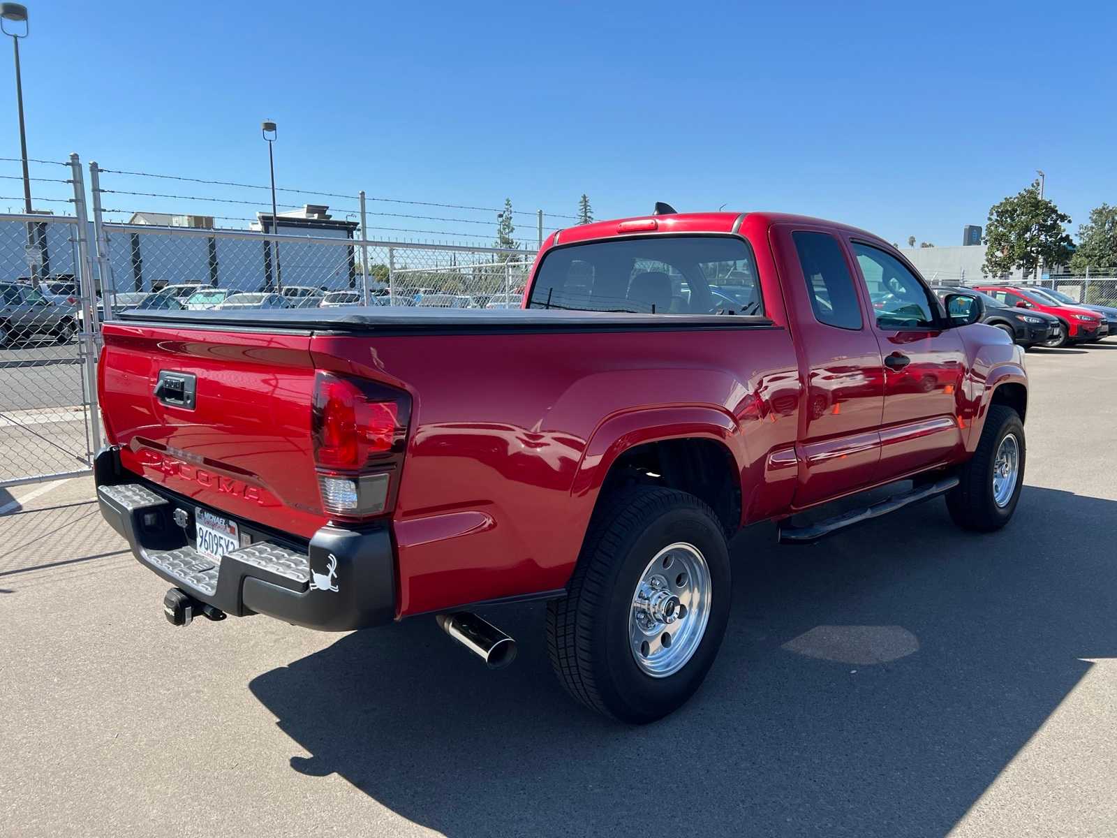 Thumbnail: 2020 Toyota Tacoma - 8