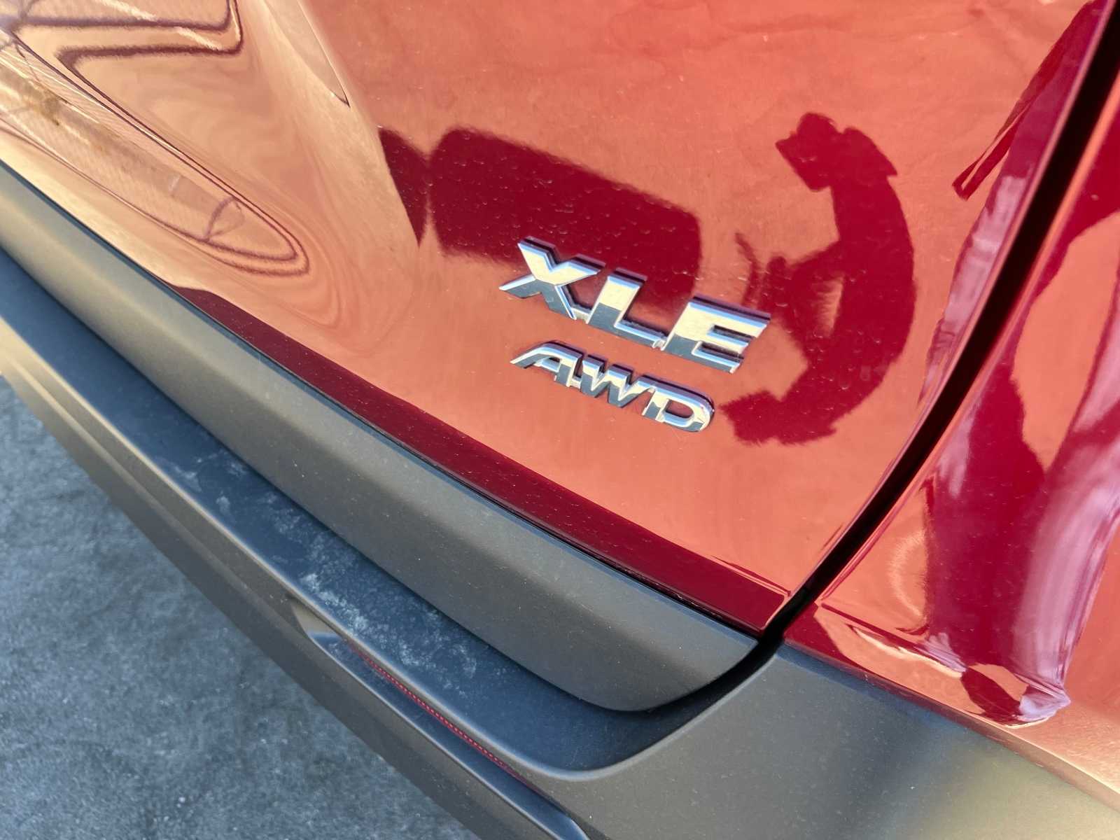 Thumbnail: 2021 Toyota RAV4 - 7