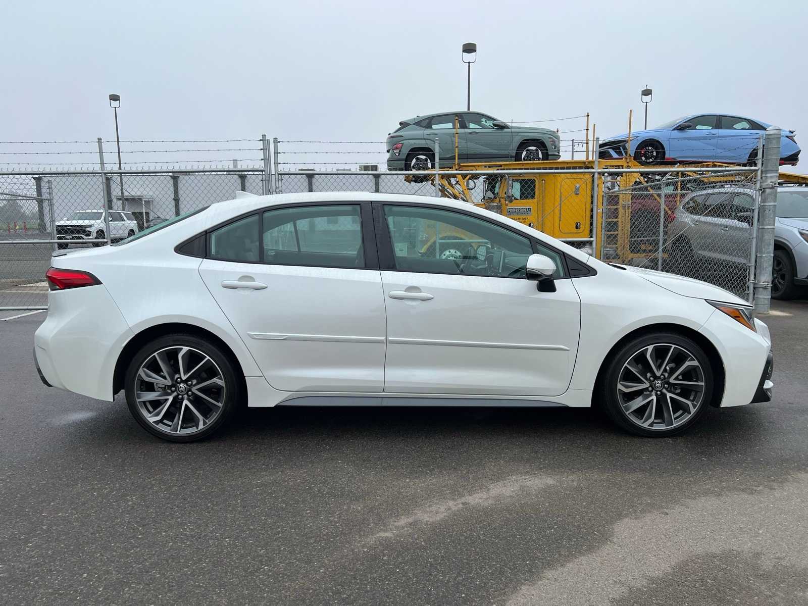 Thumbnail: 2021 Toyota Corolla - 10