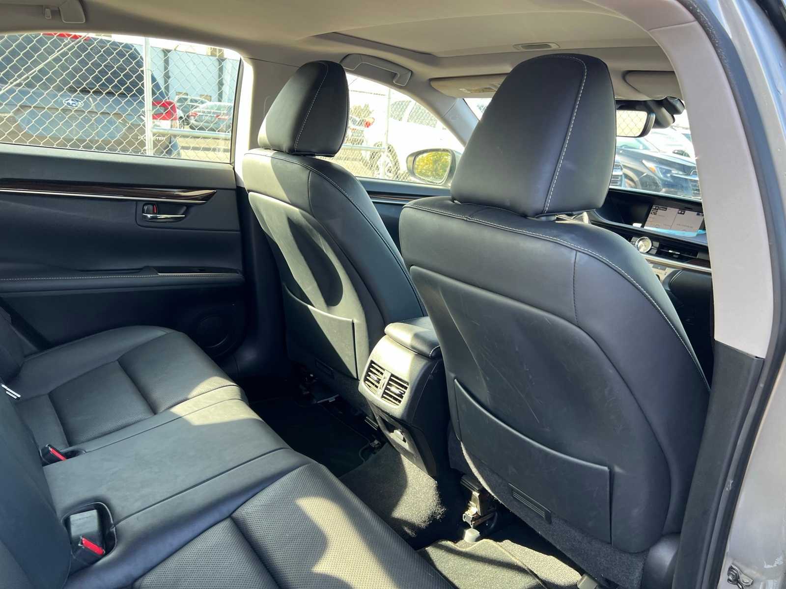 Thumbnail: 2016 Lexus ES - 21