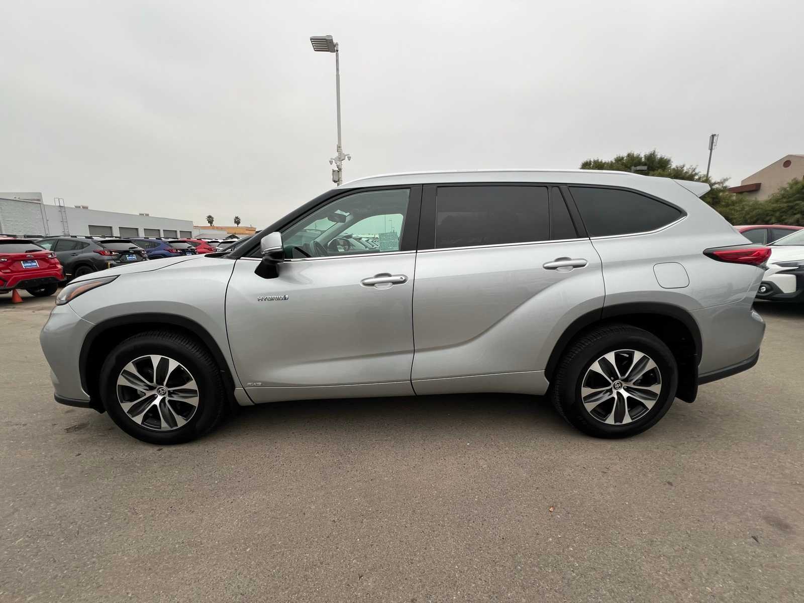 Thumbnail: 2021 Toyota Highlander - 2