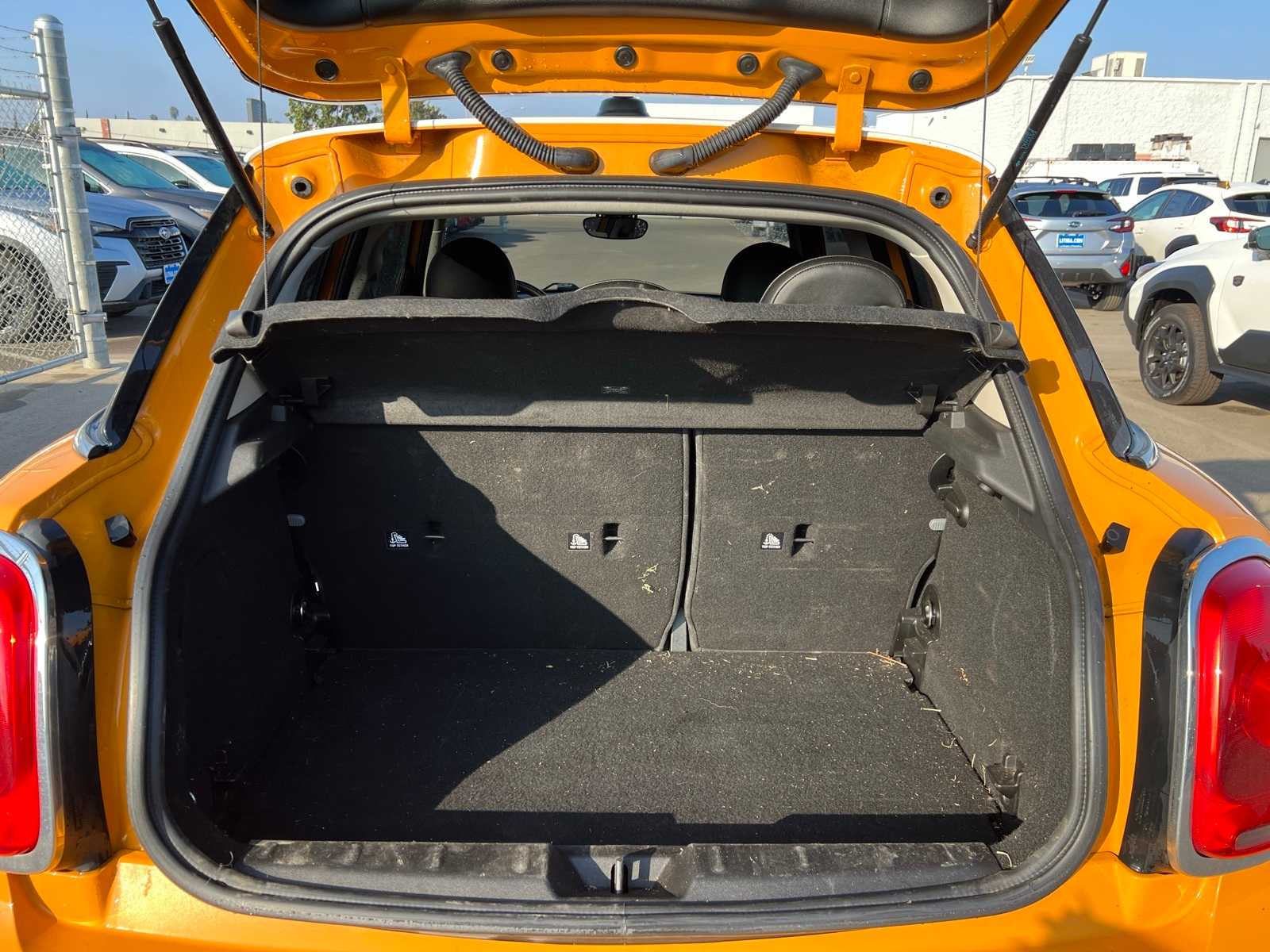 Thumbnail: 2017 MINI Cooper Hardtop - 7