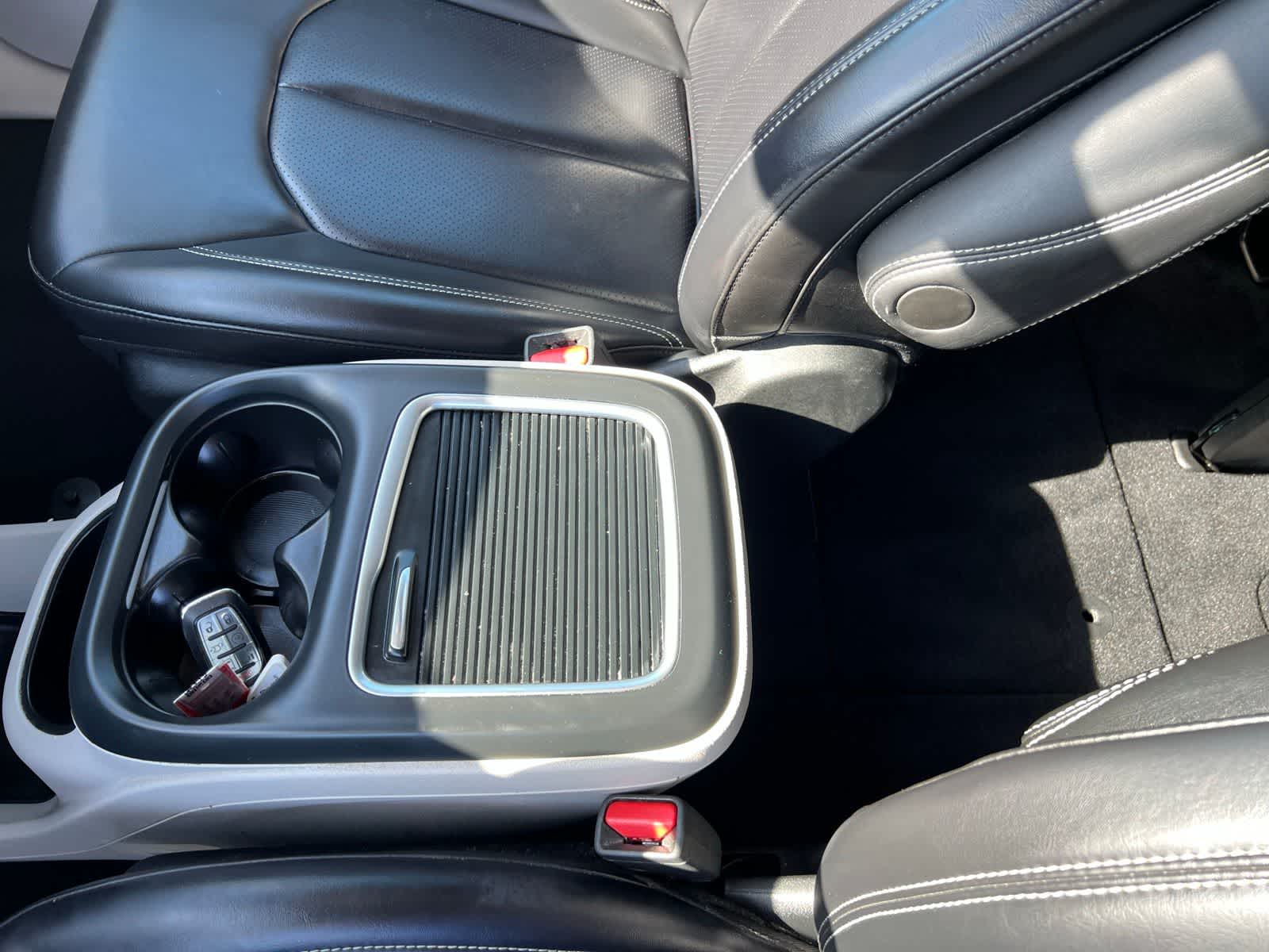 Thumbnail: 2023 Chrysler Pacifica - 39