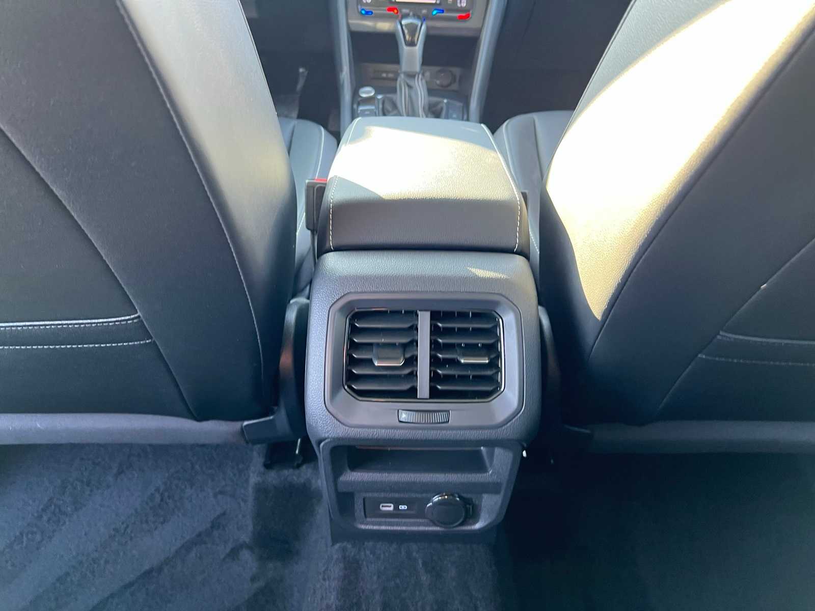 Thumbnail: 2023 Volkswagen Tiguan - 31