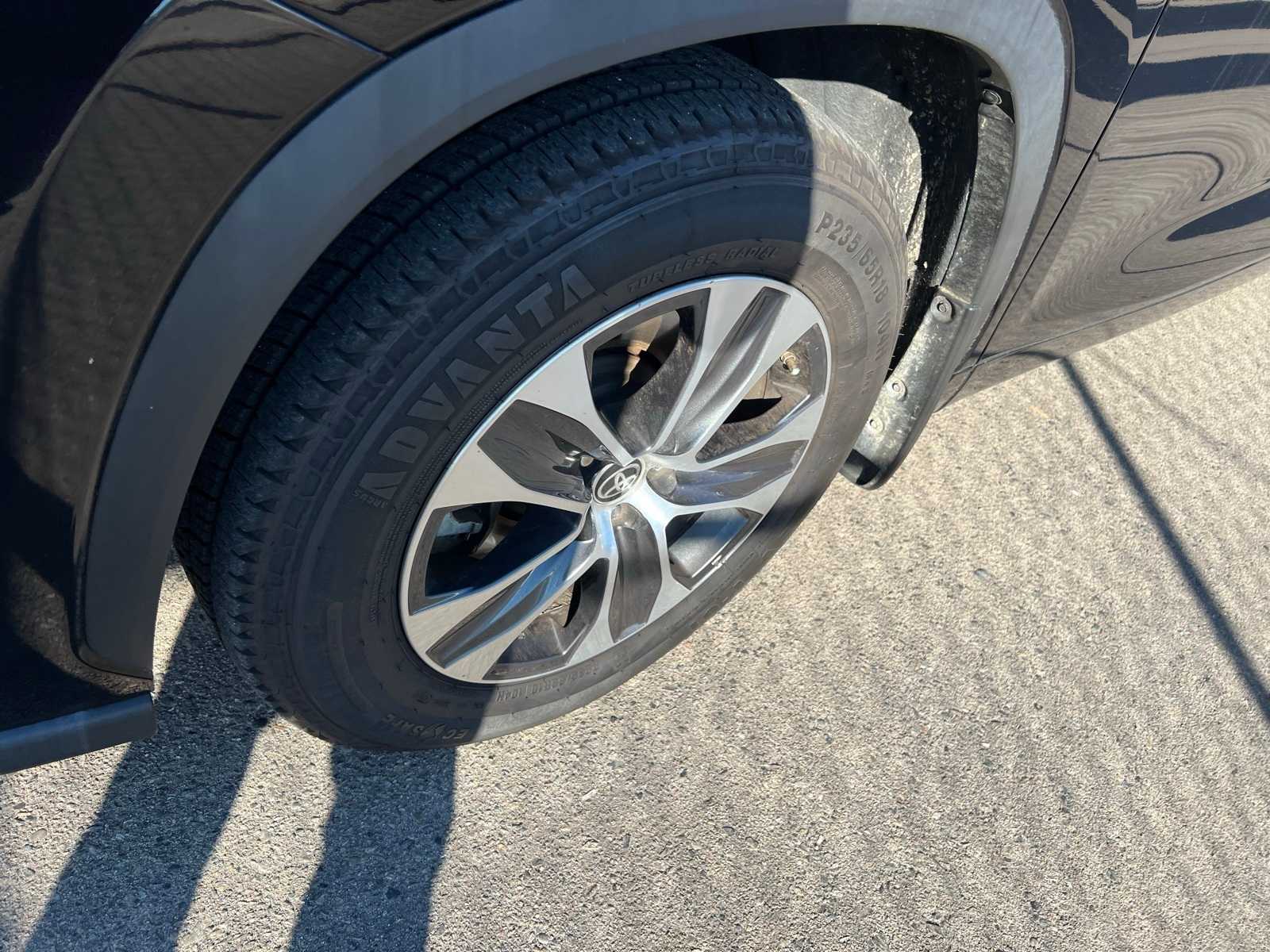 Thumbnail: 2021 Toyota Highlander - 13