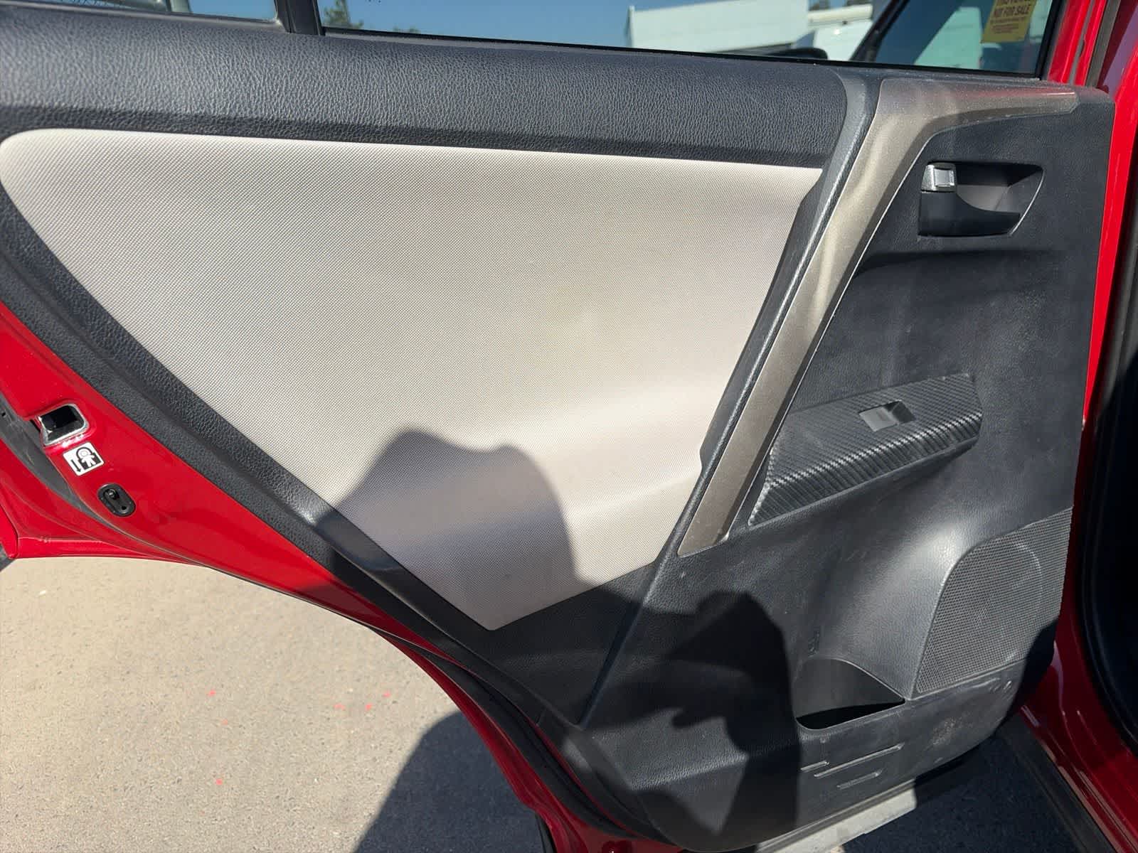 Thumbnail: 2014 Toyota RAV4 - 18