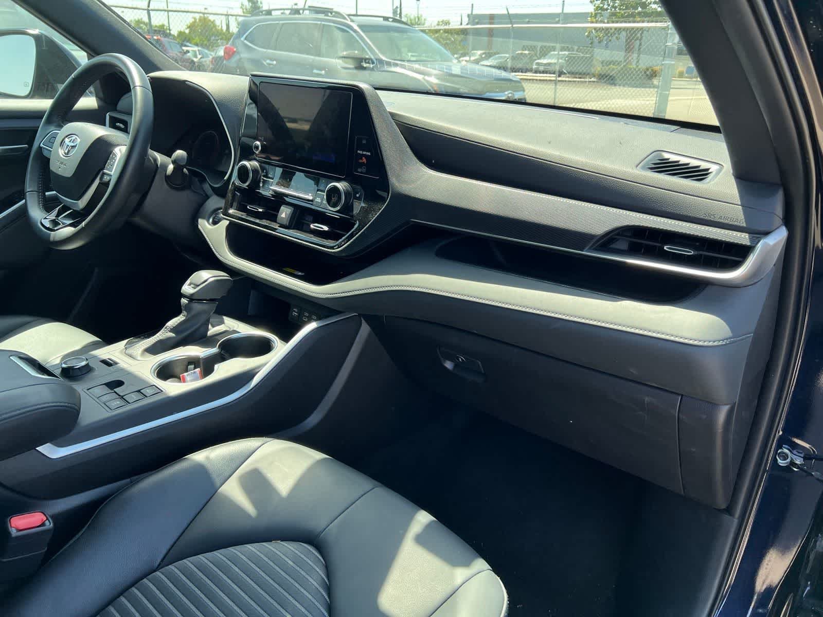 Thumbnail: 2025 Toyota Highlander - 26