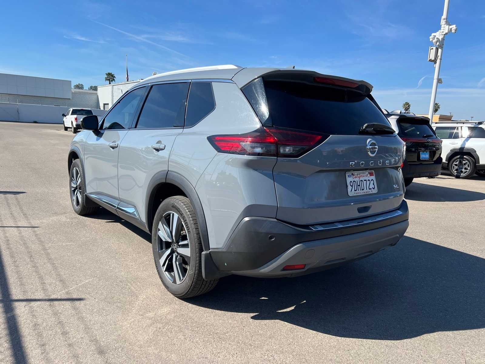 Thumbnail: 2021 Nissan Rogue - 3