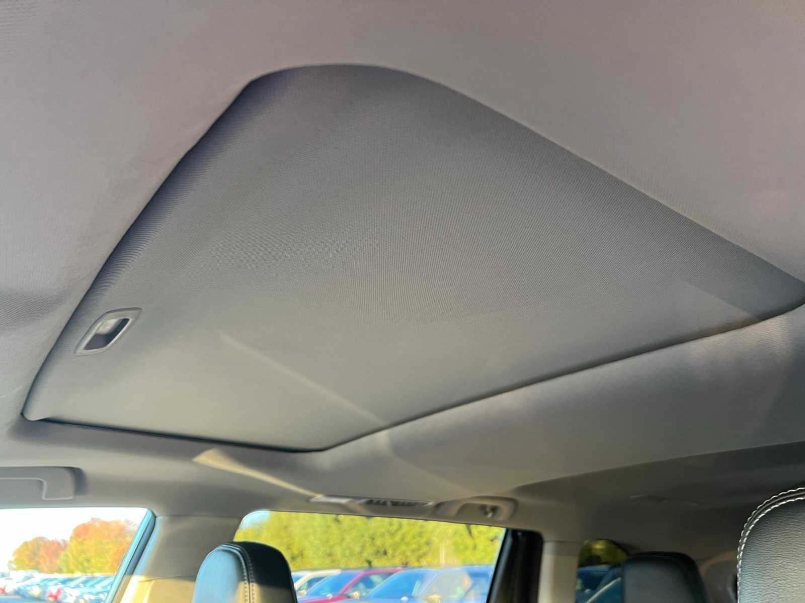 Thumbnail: 2017 Toyota Highlander - 33