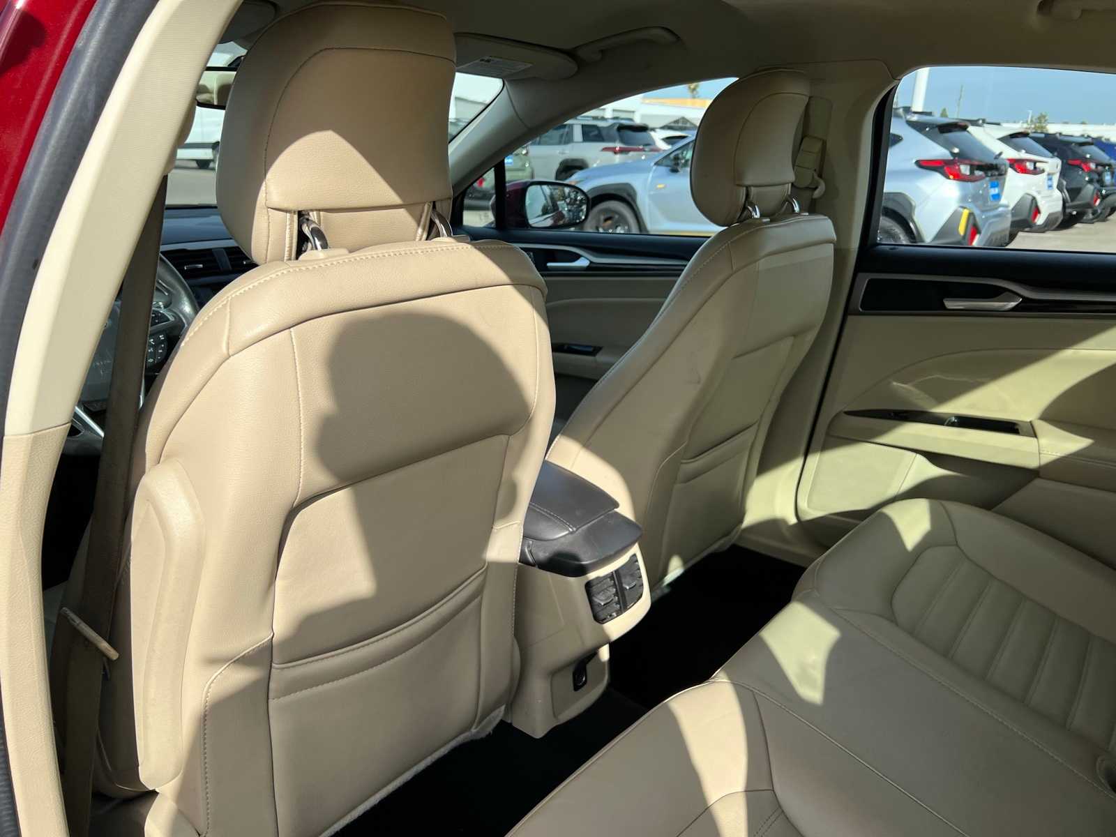 Thumbnail: 2015 Ford Fusion - 18