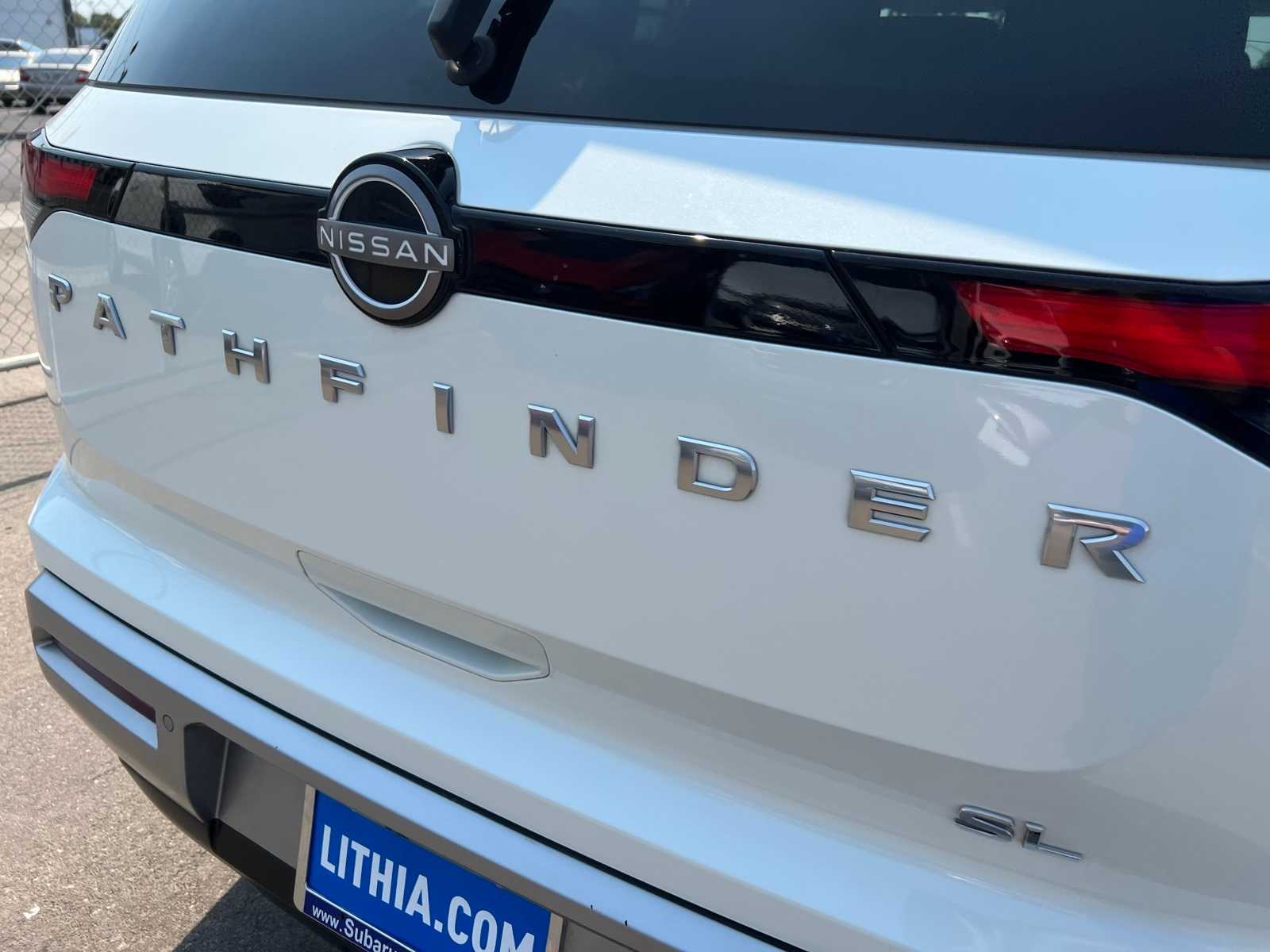 Thumbnail: 2022 Nissan Pathfinder - 6